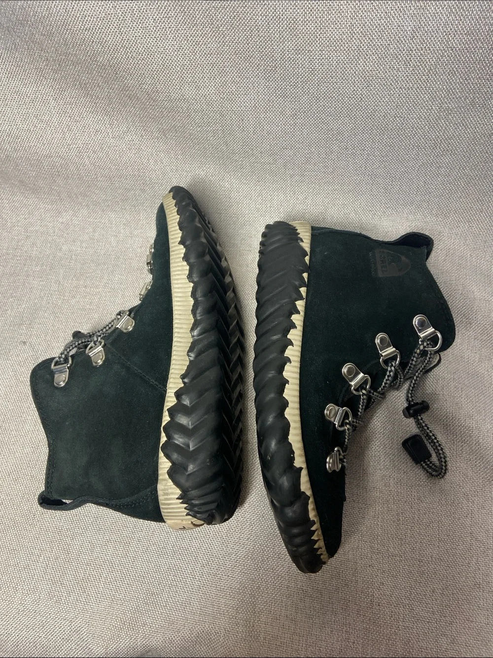 Sorel Kids Suede Lace-Up Waterproof Boots. Size 1